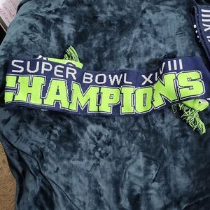 Seattle Seahawks 60" Long Scarf - Show Your Team Spirit in Warmth